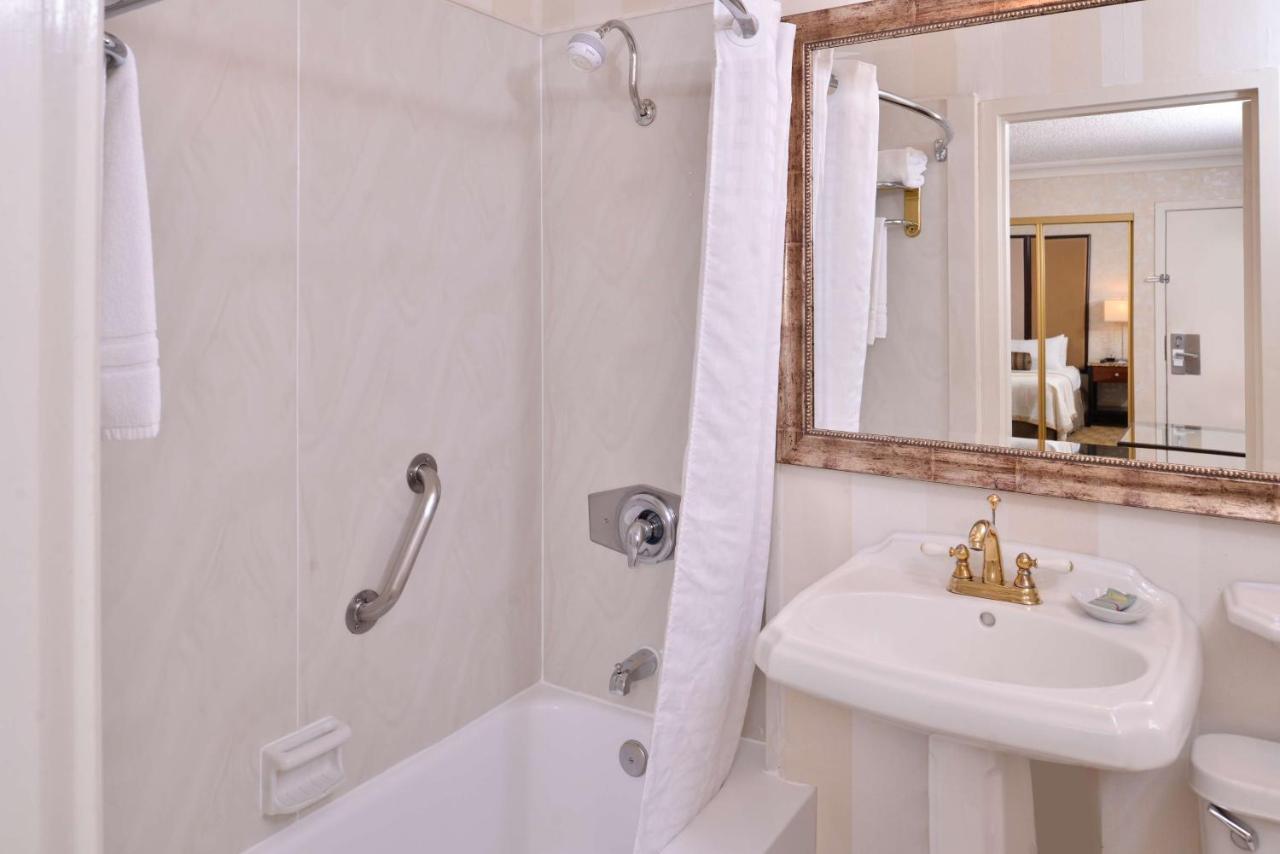 King Room at Best Western Corte Madera Inn