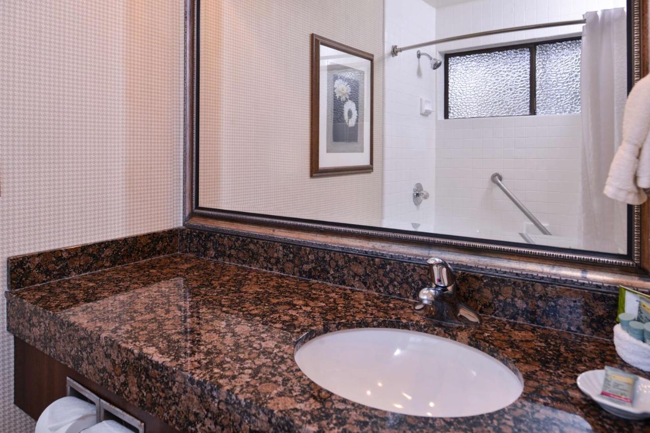 Queen Room with Two Queen Beds at Best Western Corte Madera Inn