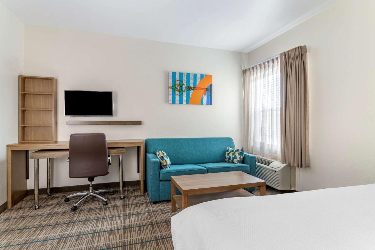 King Room with Kitchenette at MainStay Suites Port Arthur - Beaumont South