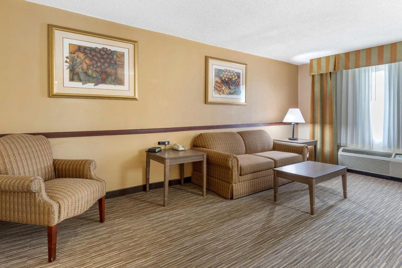 King Suite - Non-Smoking at Quality Inn & Suites Hanes Mall