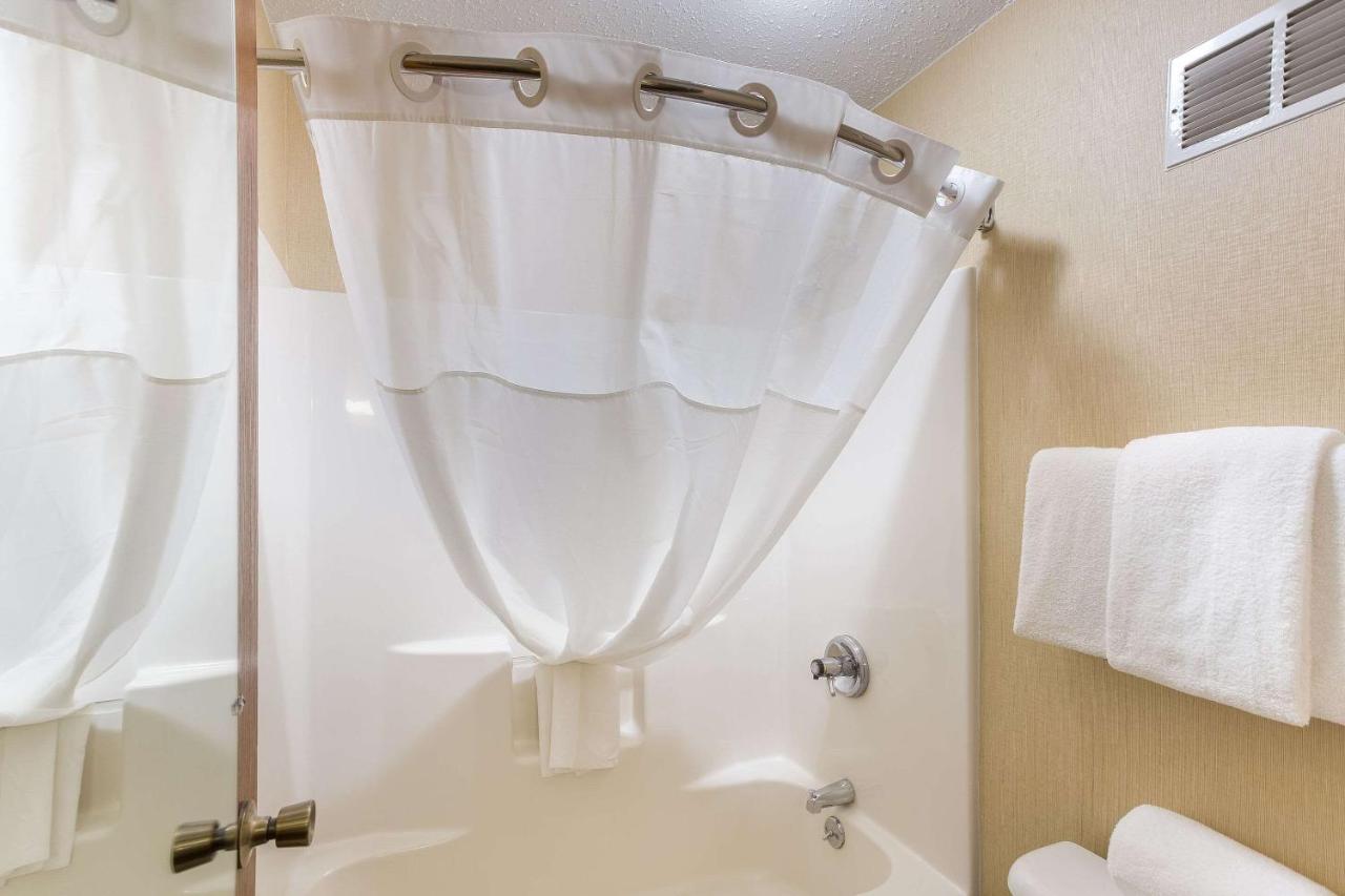 King Room - Non-Smoking at Quality Inn Athens