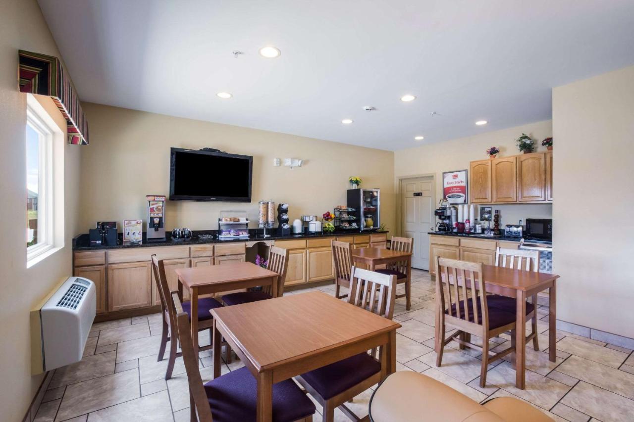 | Econo Lodge Inn & Suites Rockmart