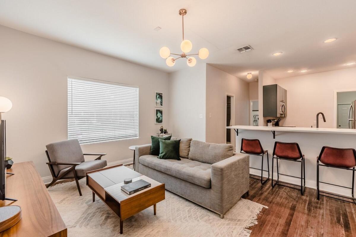 | Abode Dallas - The Cedars Downtown