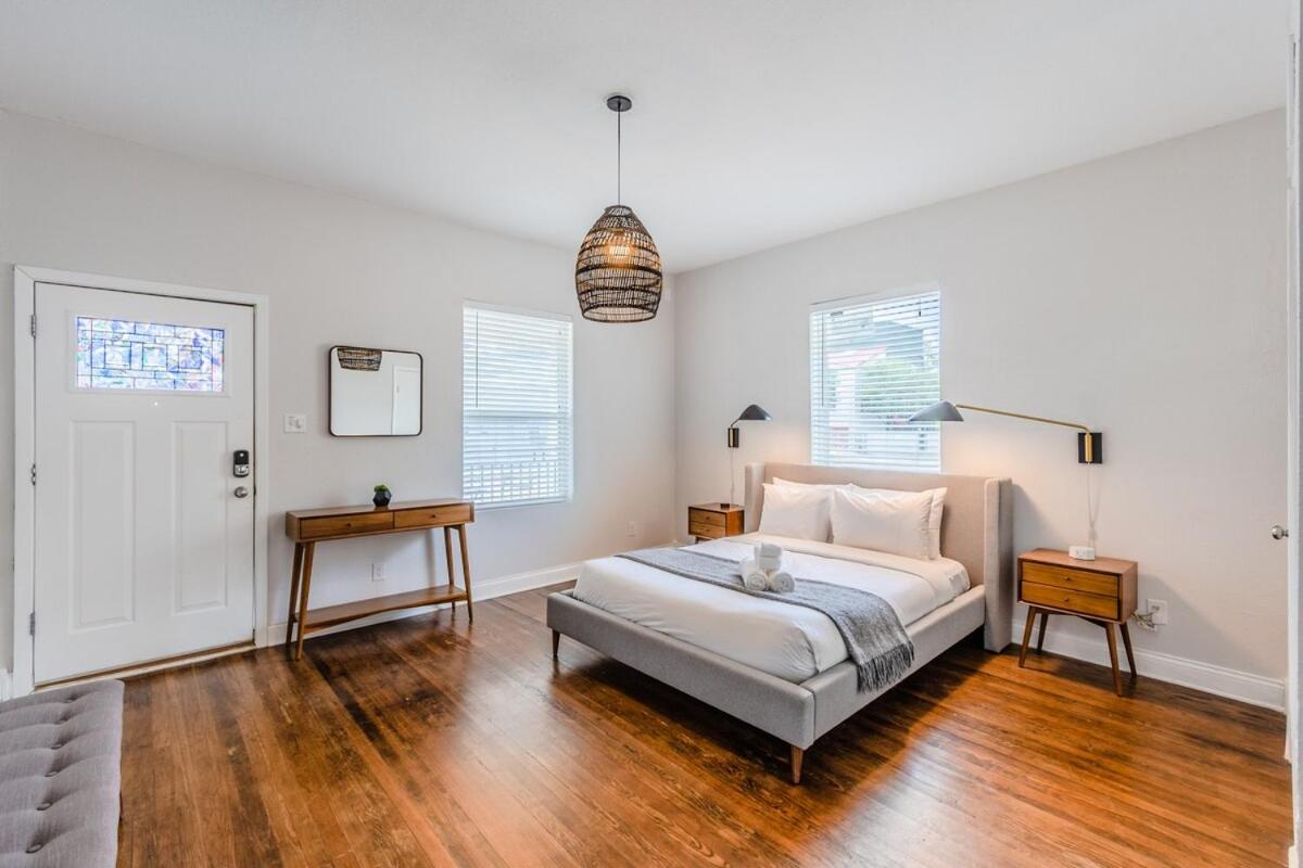 | Abode Dallas - The Cedars Downtown