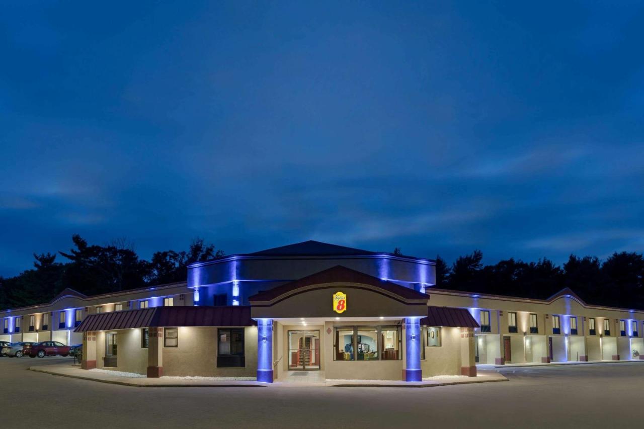 | Super 8 by Wyndham West Greenwich/Providence