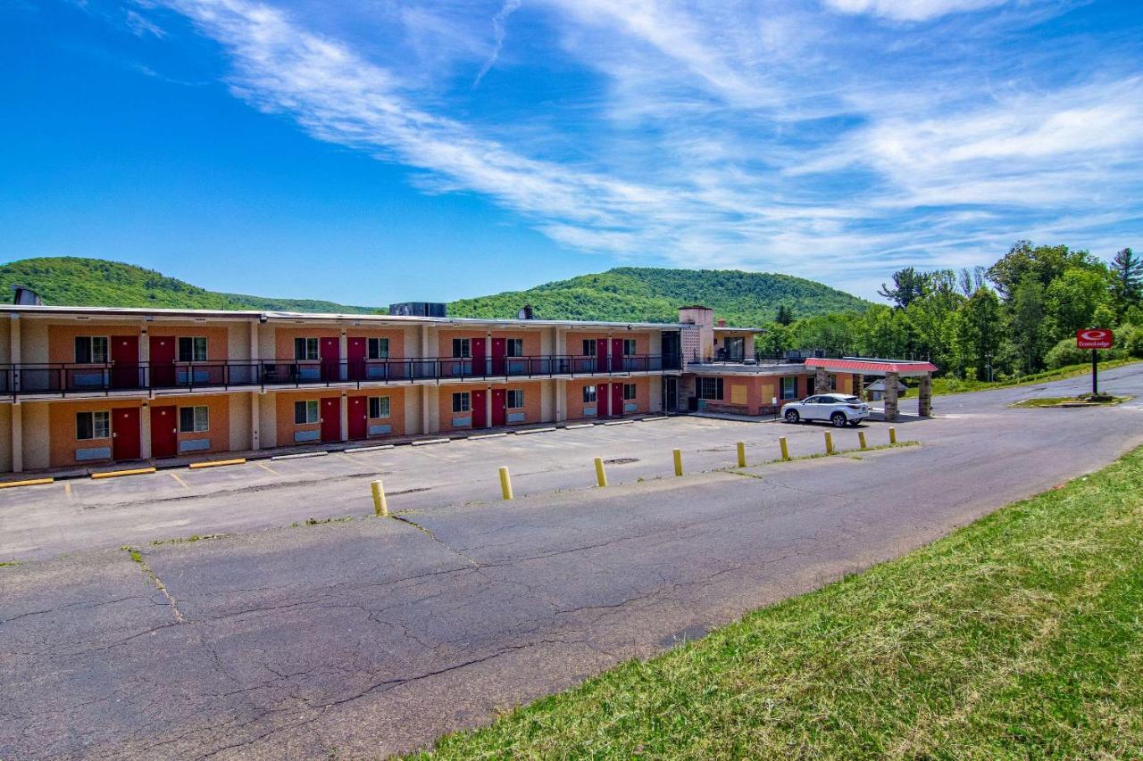 | Econo Lodge Hotel Bradford