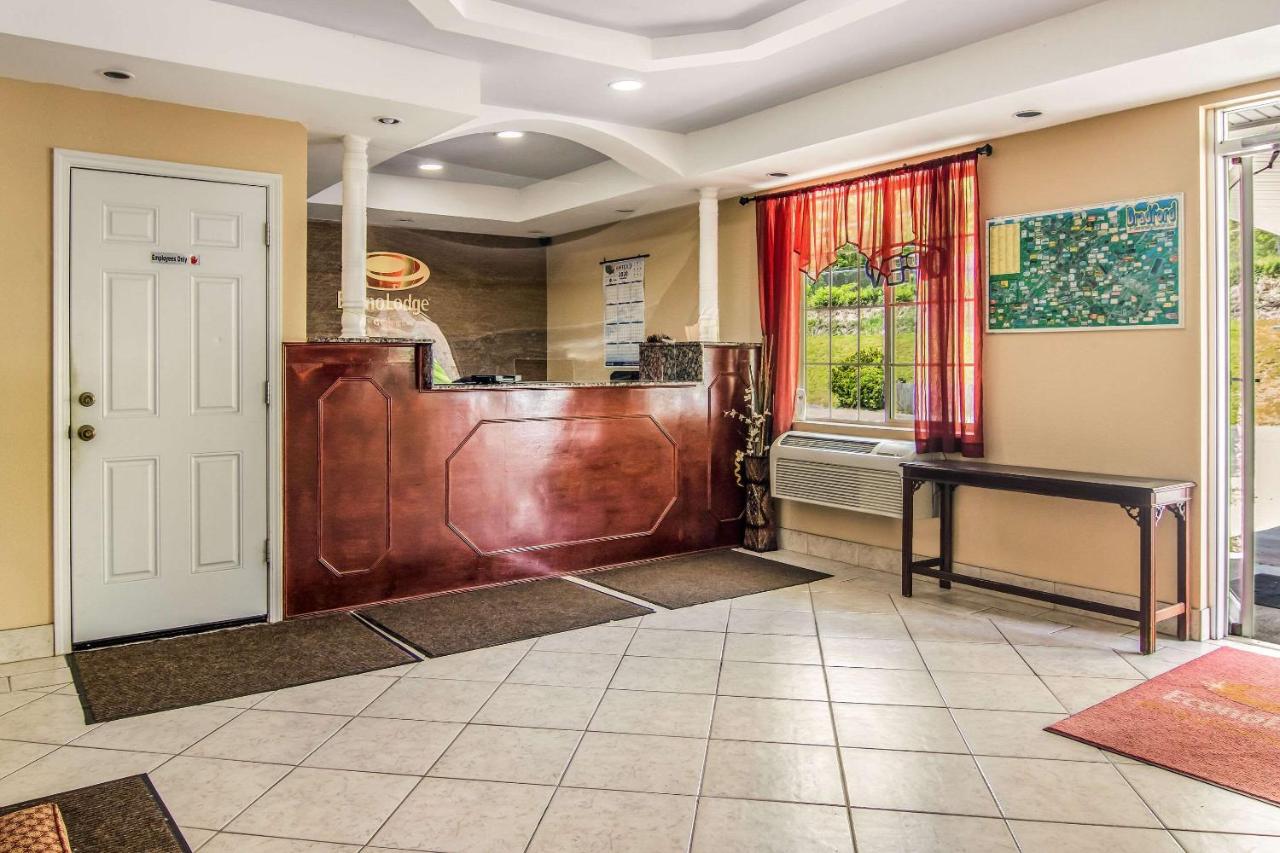 | Econo Lodge Hotel Bradford