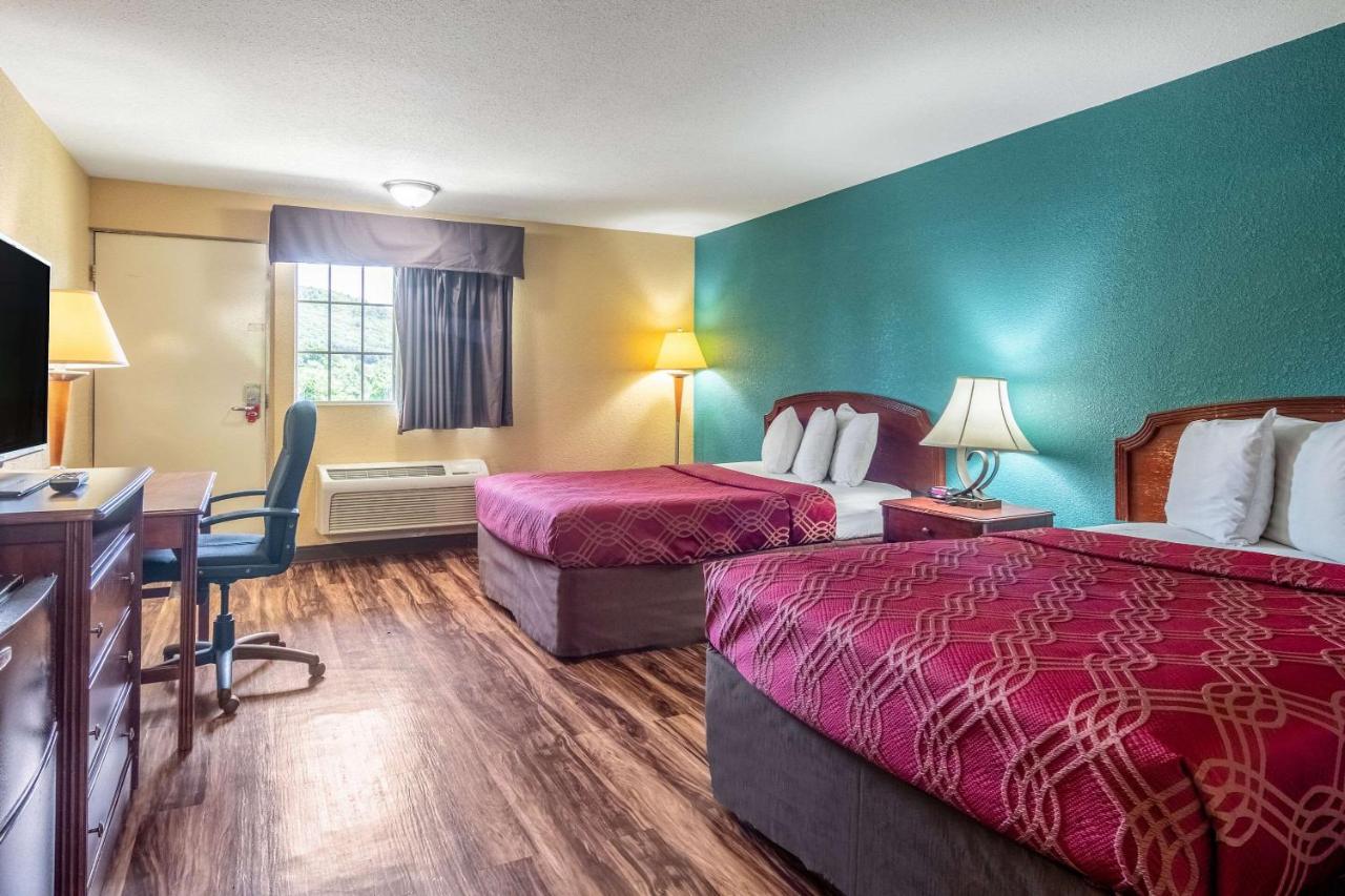 | Econo Lodge Hotel Bradford