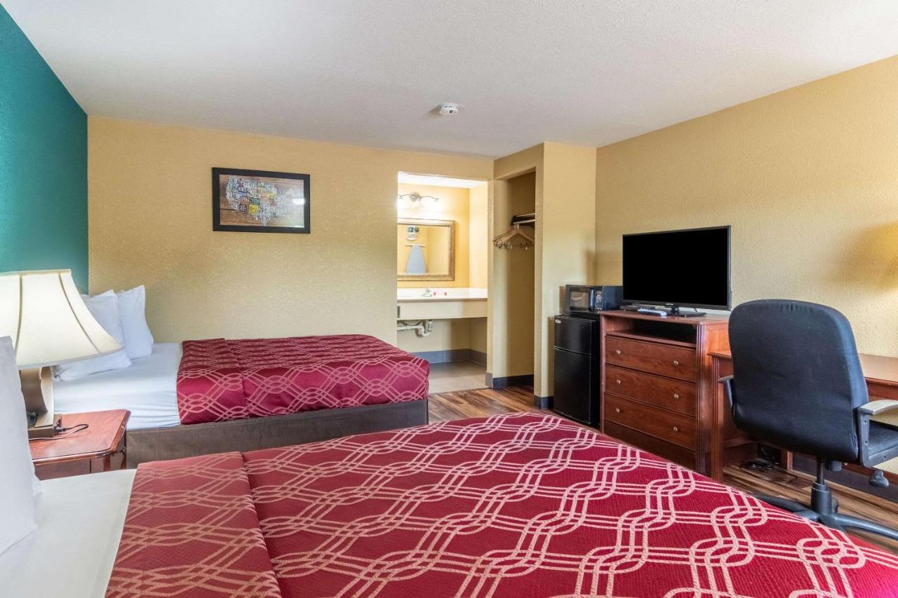 | Econo Lodge Hotel Bradford