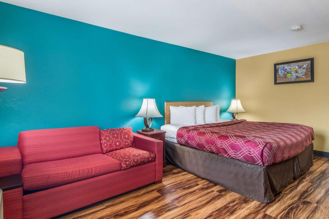 | Econo Lodge Hotel Bradford