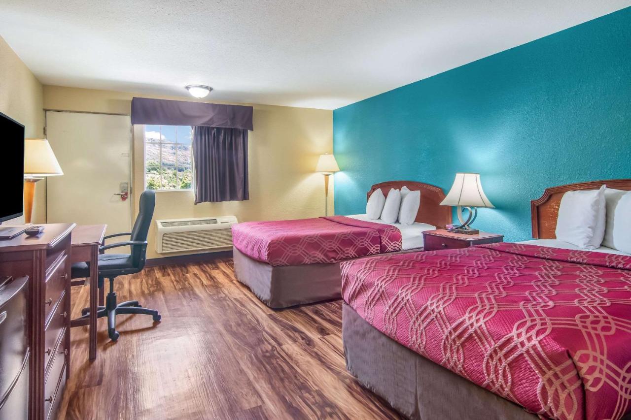 | Econo Lodge Hotel Bradford