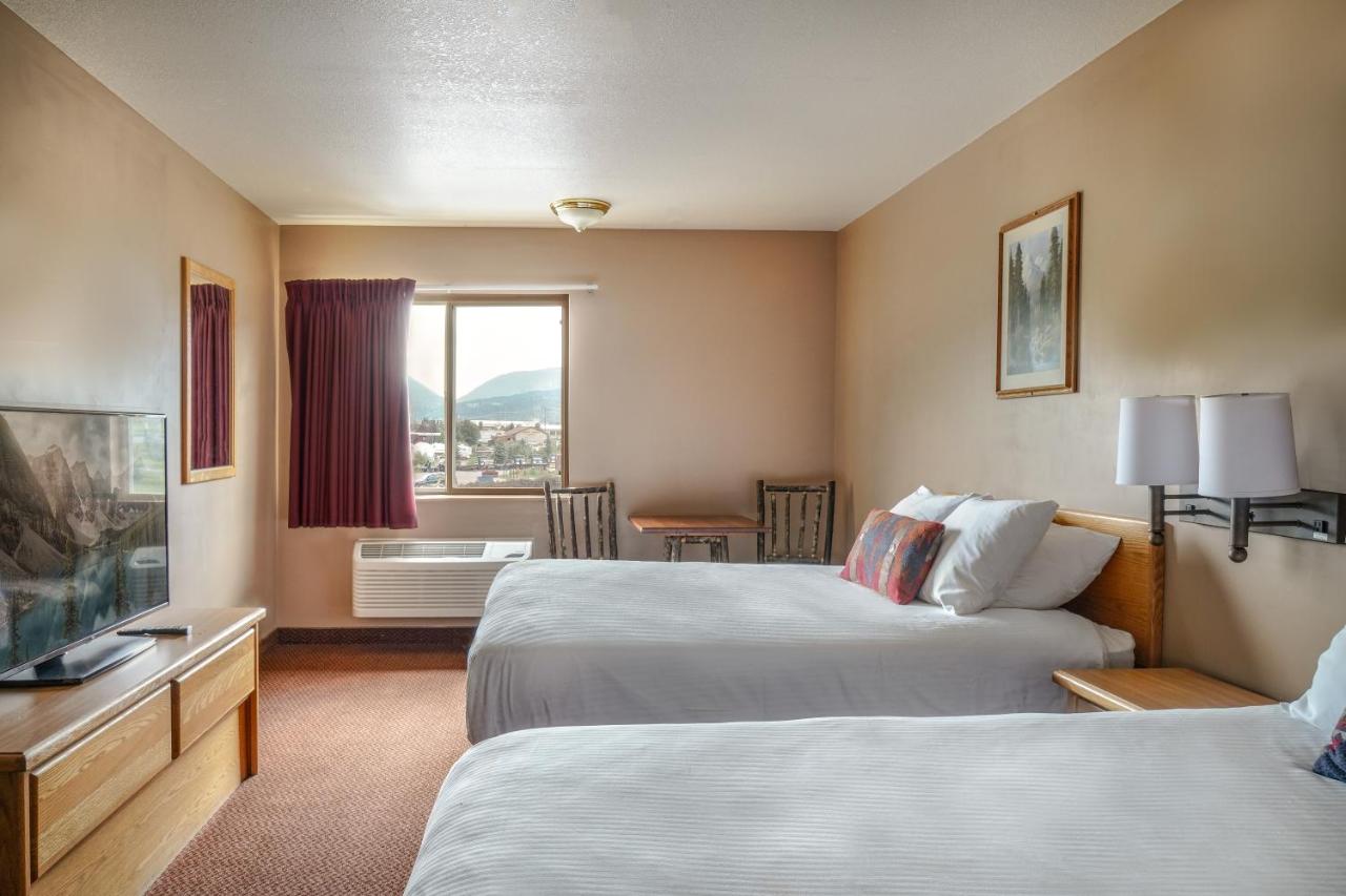 | Whitewater Inn
