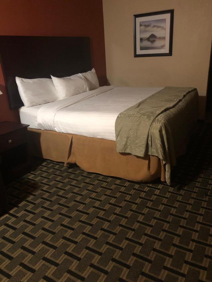  | Executive Inn Woodward