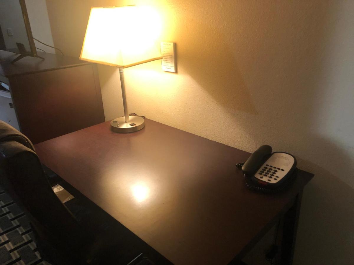  | Executive Inn Woodward