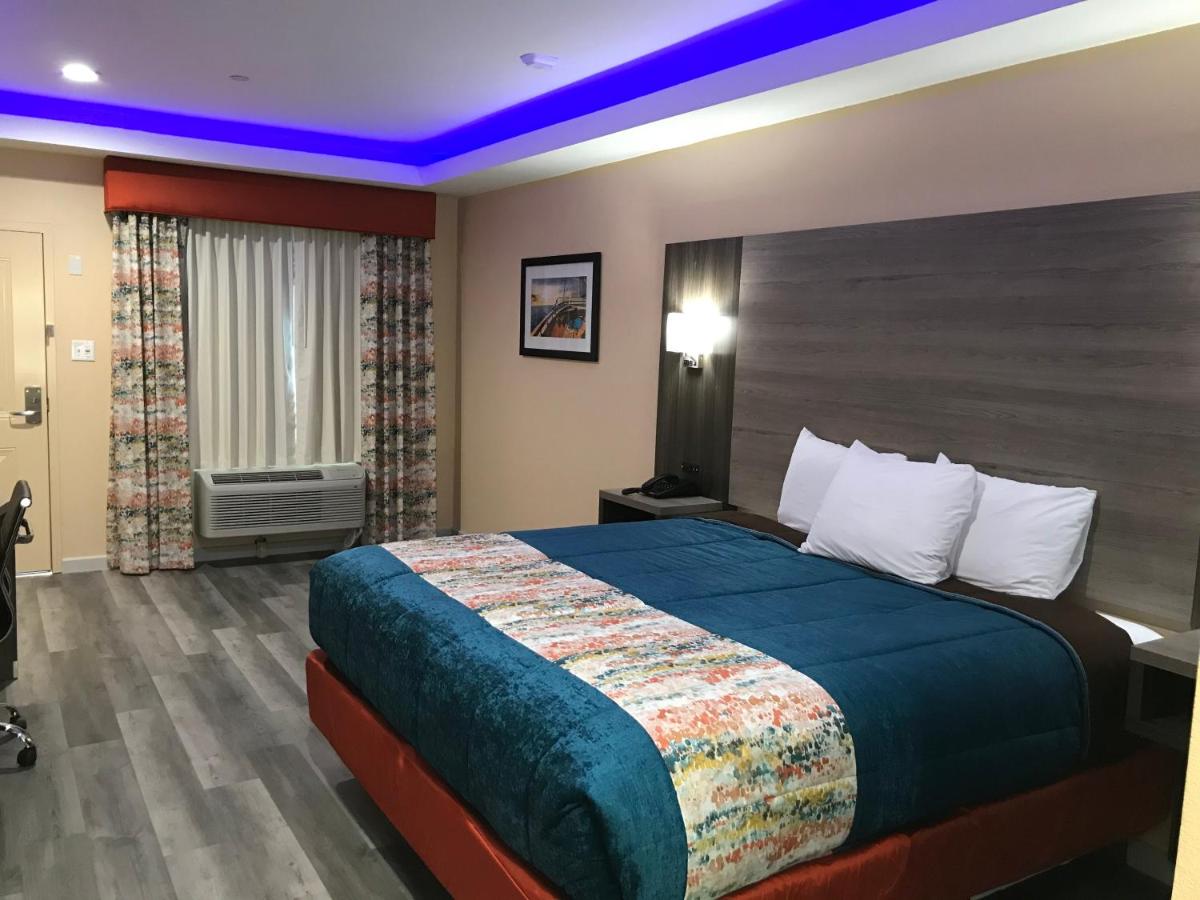 | Scottish Inn & Suites Houston Willowbrook