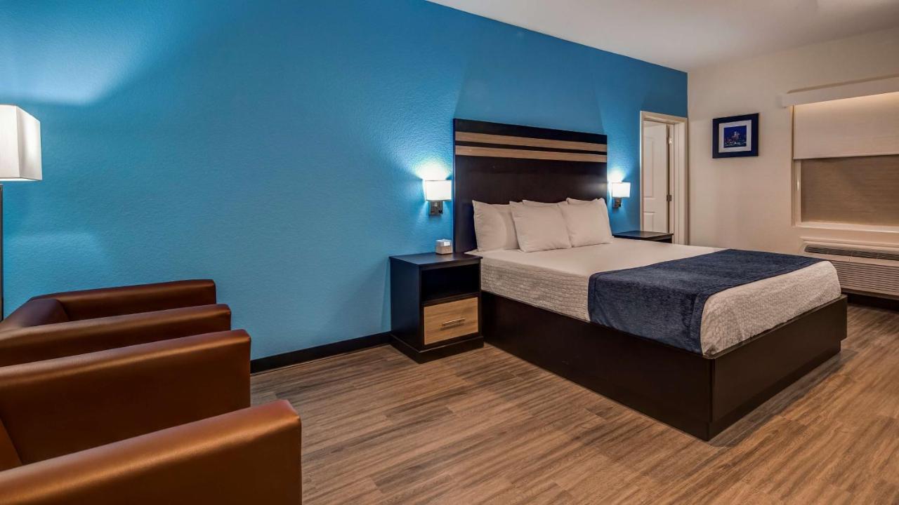 King Room - Disability Access at SureStay Plus Hotel by Best Western Humble