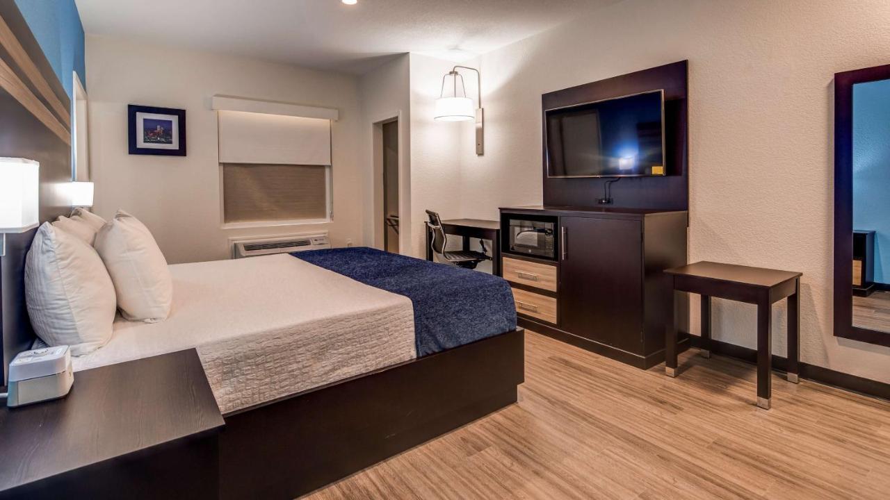 King Room - Disability Access at SureStay Plus Hotel by Best Western Humble