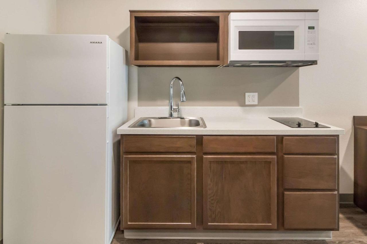 Queen Room - Accessible/Non-Smoking at WoodSpring Suites Lake Jackson