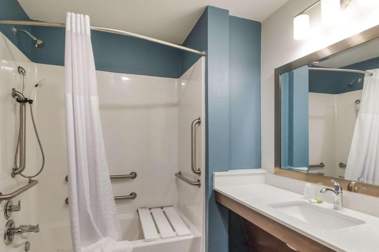 King Room - Accessible/Non-Smoking at WoodSpring Suites Lake Jackson