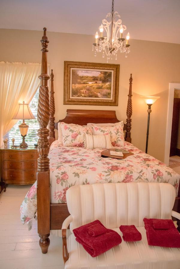 | Blessings on State Bed & Breakfast