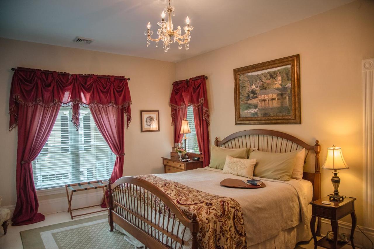 | Blessings on State Bed & Breakfast