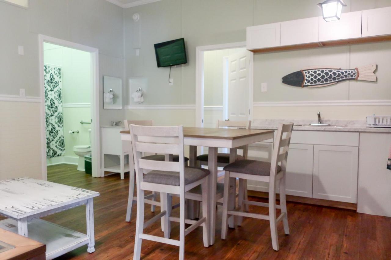 Deluxe Apartment at Blackbeard's Lodge