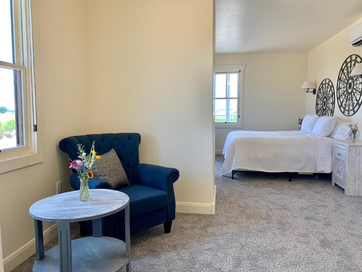 | Annie's Place Bed & Breakfast