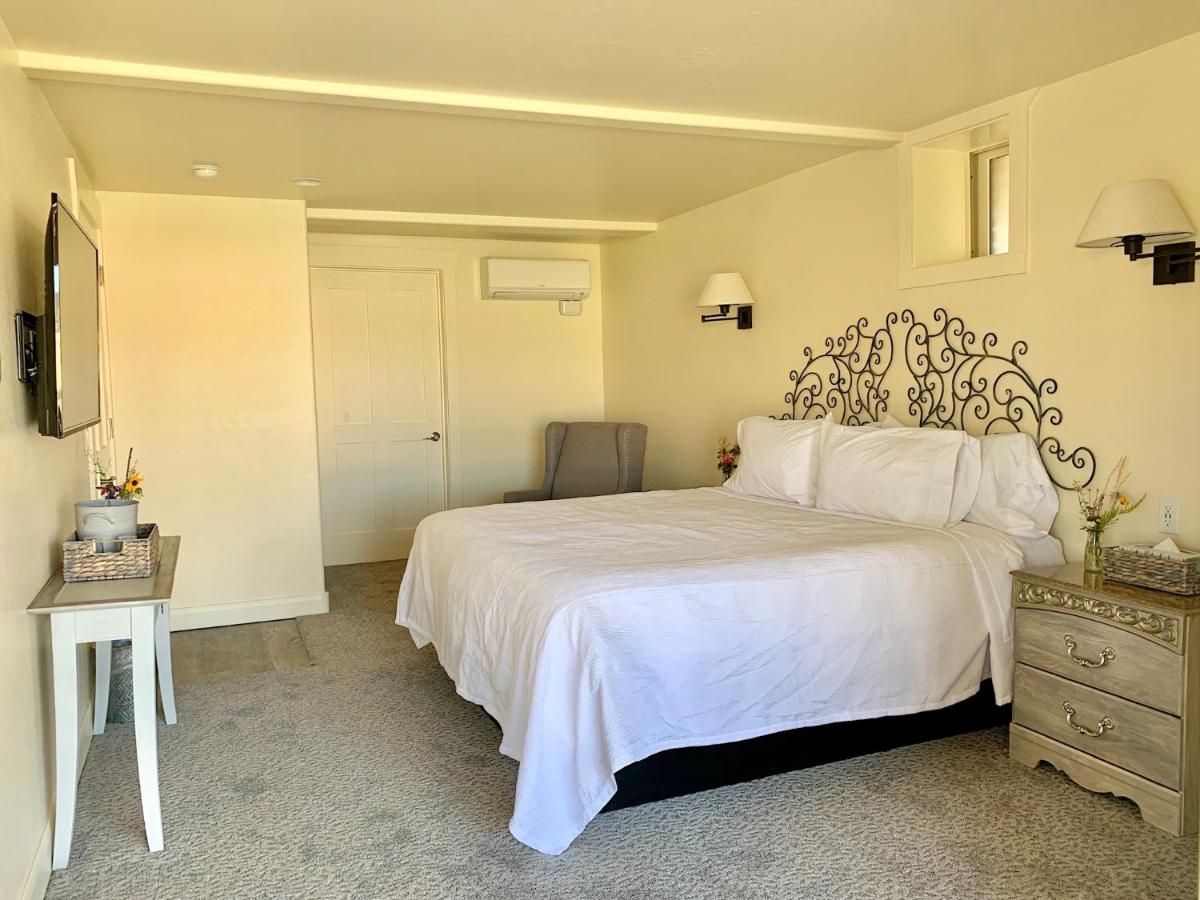 | Annie's Place Bed & Breakfast