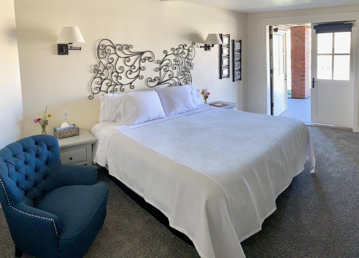 | Annie's Place Bed & Breakfast