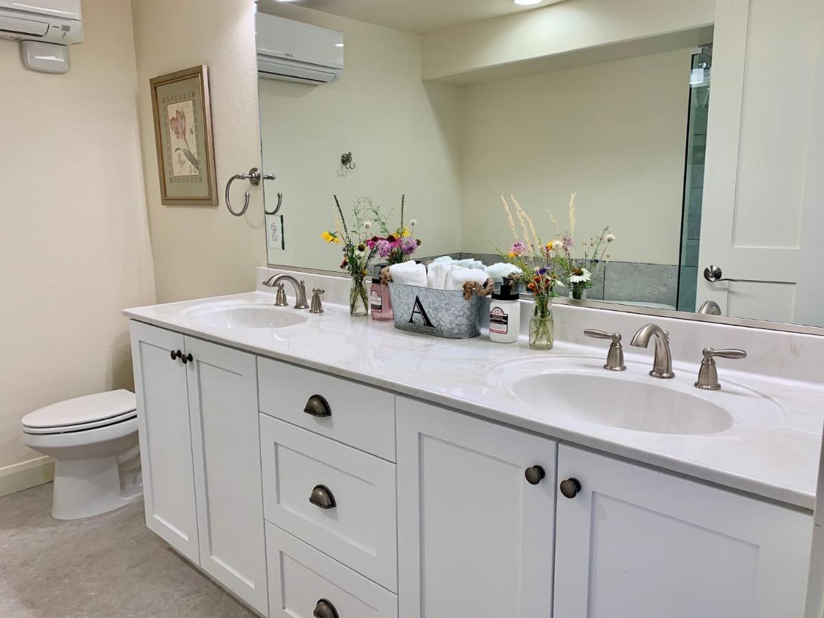 | Annie's Place Bed & Breakfast