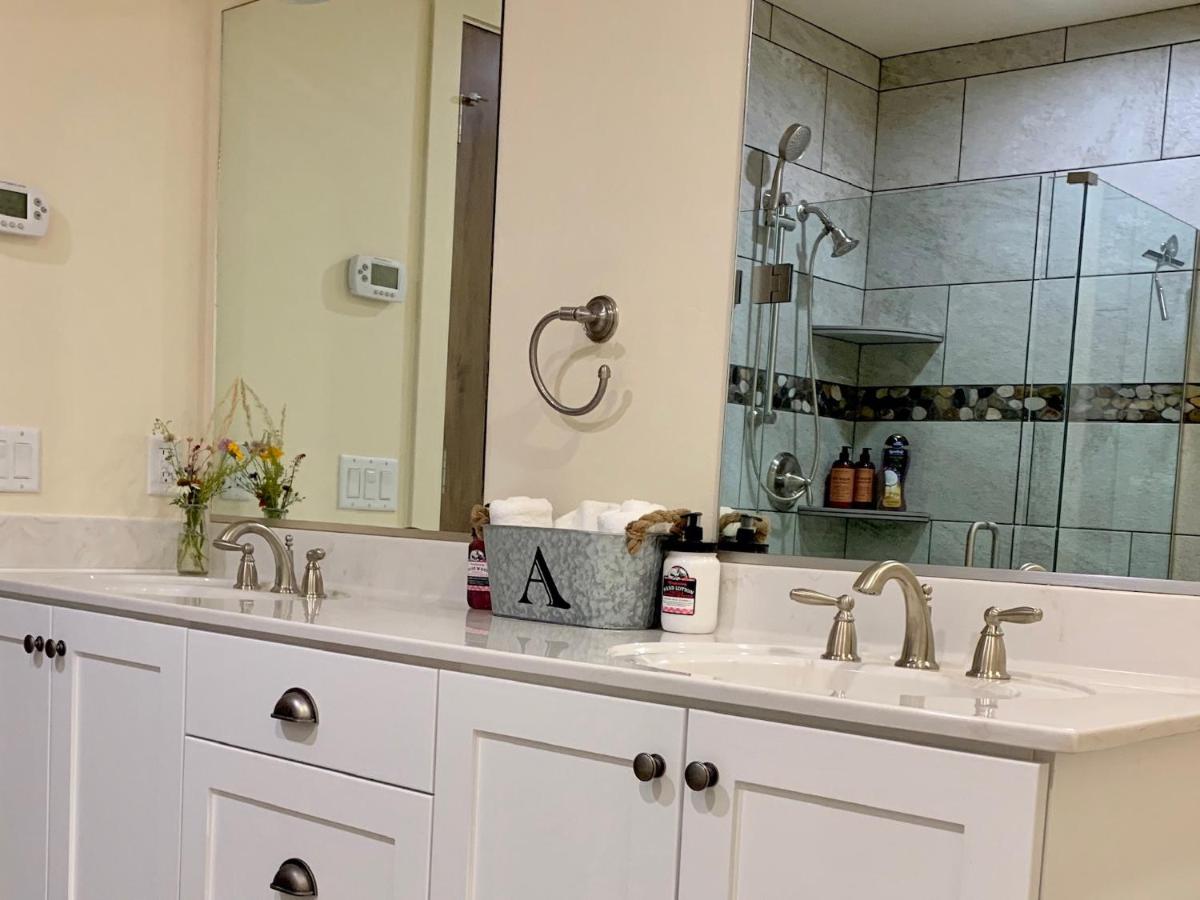 | Annie's Place Bed & Breakfast