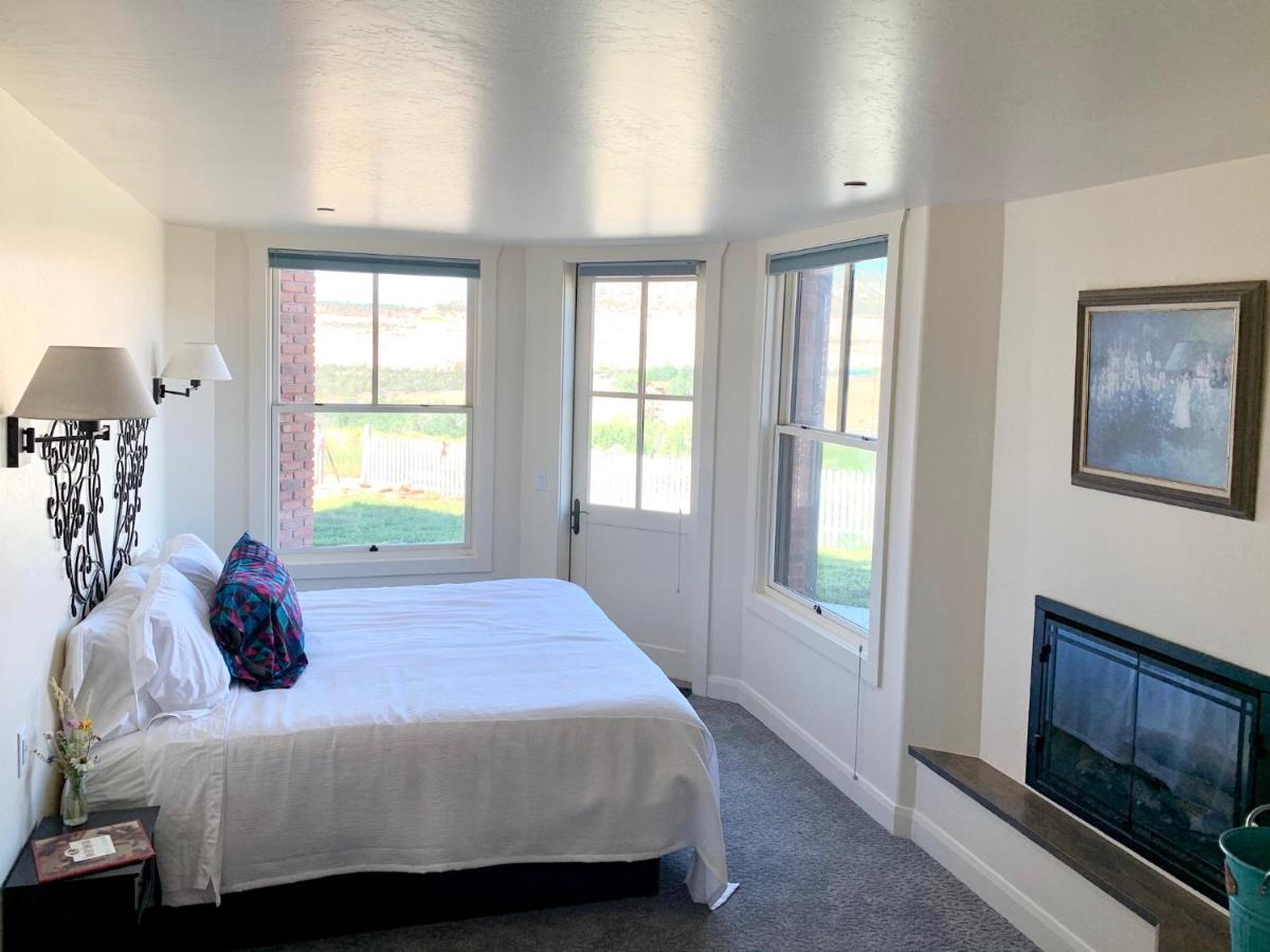 | Annie's Place Bed & Breakfast