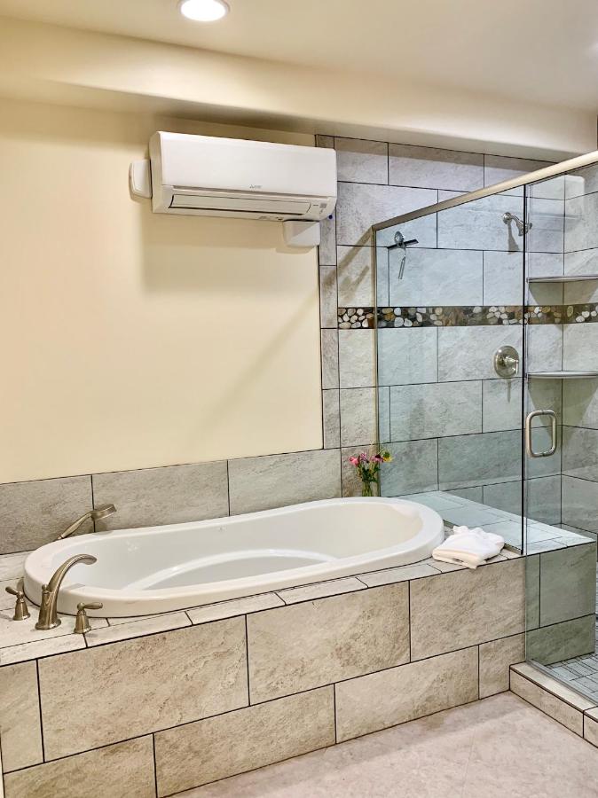 | Annie's Place Bed & Breakfast