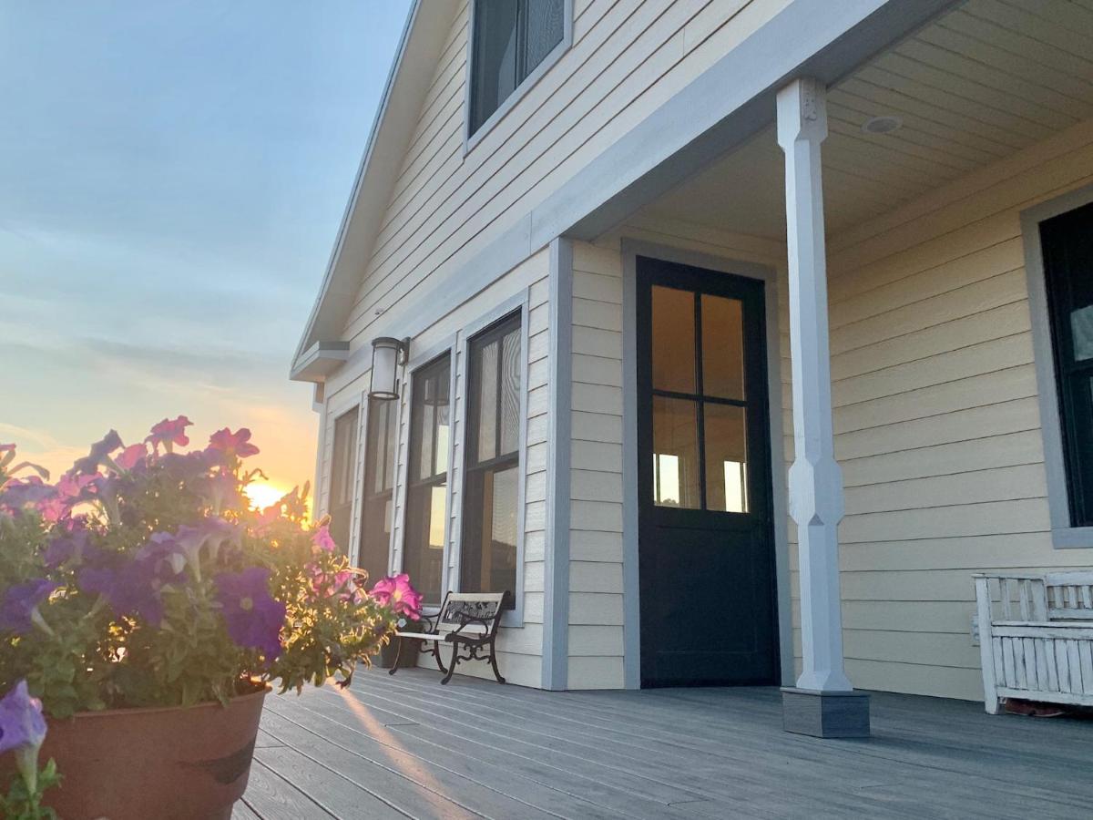 | Annie's Place Bed & Breakfast