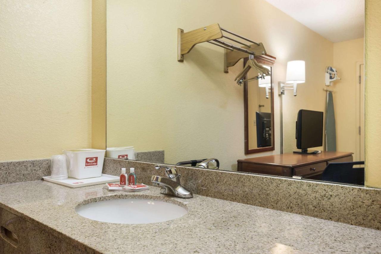 | Econo Lodge Saint Robert