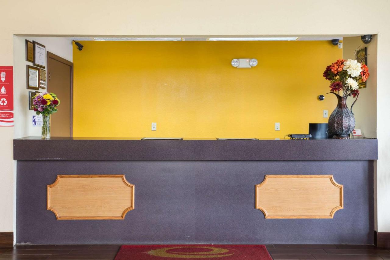 | Econo Lodge Saint Robert
