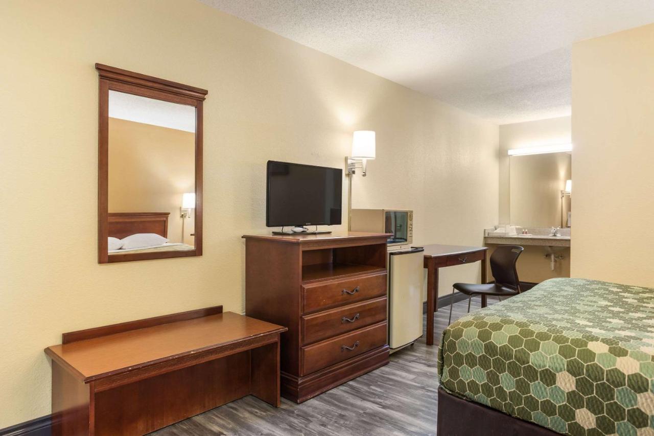 | Econo Lodge Saint Robert
