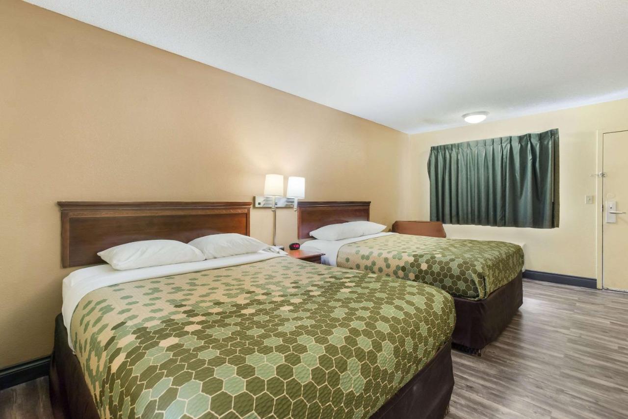 | Econo Lodge Saint Robert