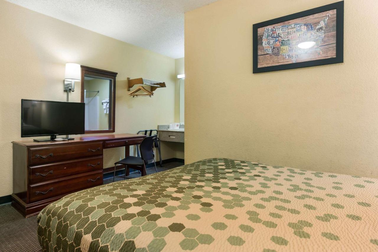 | Econo Lodge Saint Robert