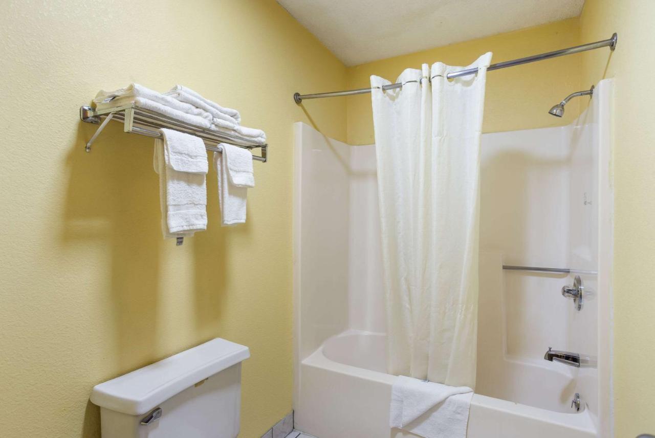 | Econo Lodge Saint Robert