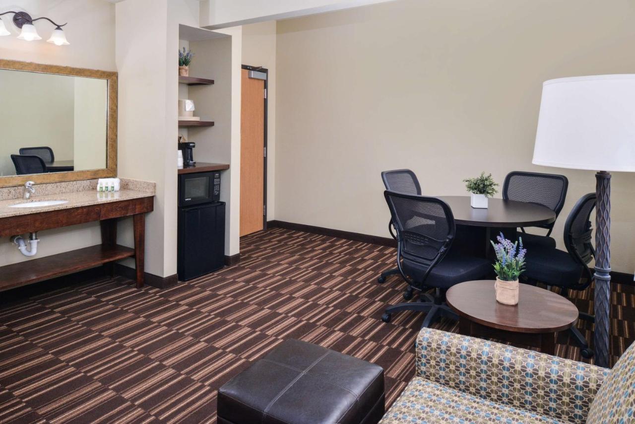 Deluxe King Room - Non Smoking at Best Western Sundowner