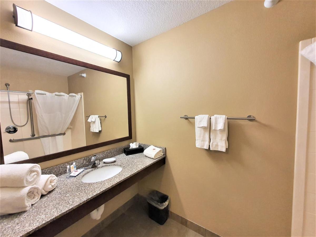 Queen Studio at AmeriVu Inn and Suites - Chisago City
