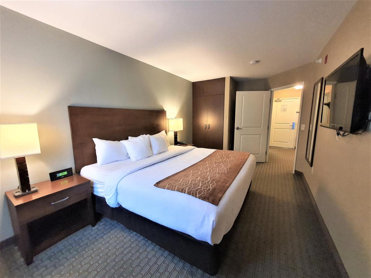 Apartment at AmeriVu Inn and Suites - Chisago City