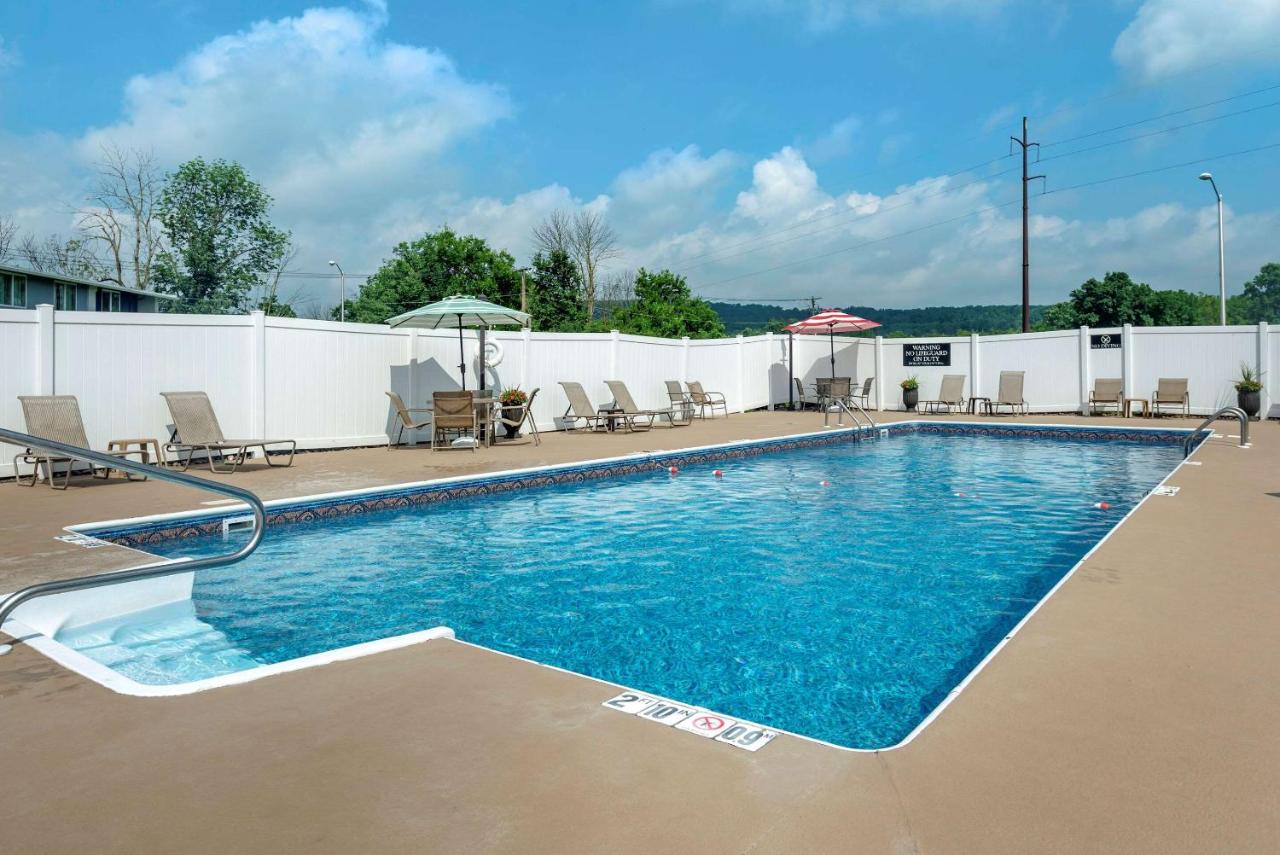 | Comfort Inn Lancaster County North