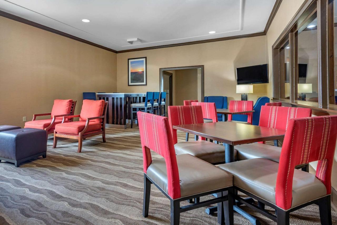 | Comfort Inn Lancaster County North