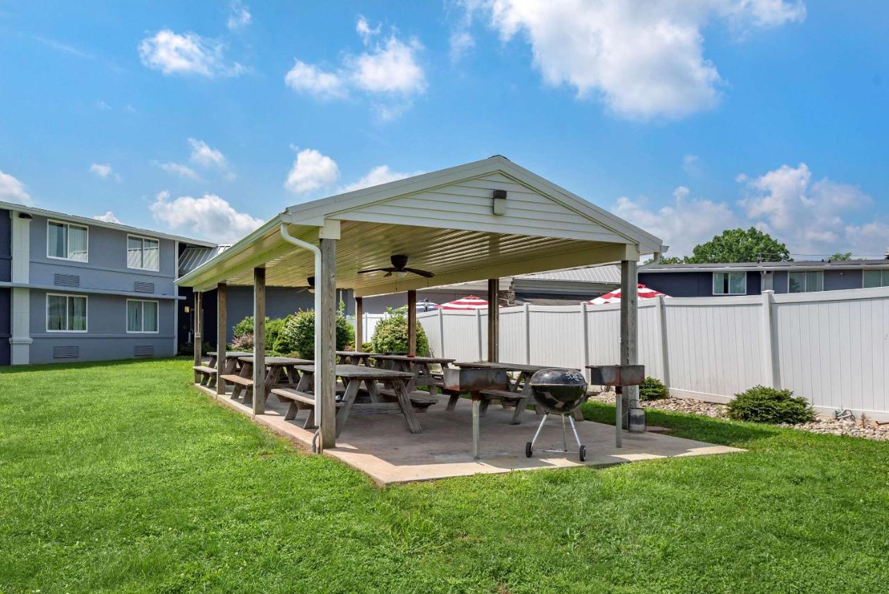 | Comfort Inn Lancaster County North