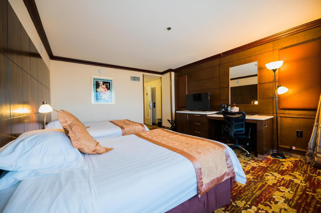 Business Two Double Bed Room at LA Crystal Hotel - Los Angeles Area