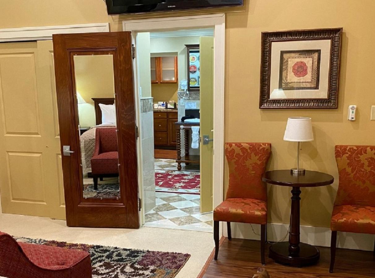 | Hotel Dushore