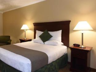 Room #51871352 at Best Western Plus Ahtanum Inn