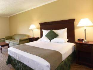 Room #51871352 at Best Western Plus Ahtanum Inn